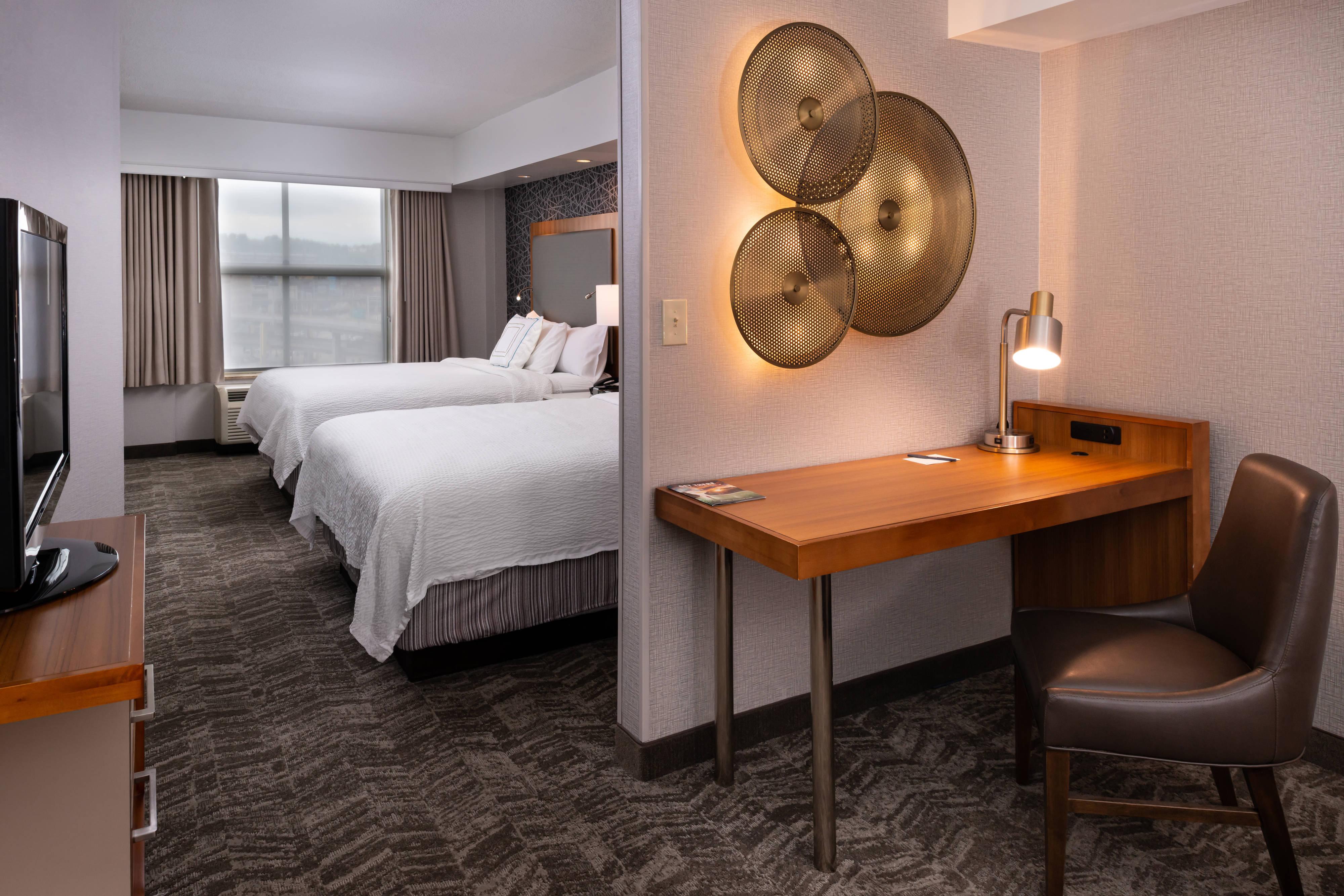 Holiday Inn Express & Suites Pittsburgh North Shore By Ihg Exterior photo