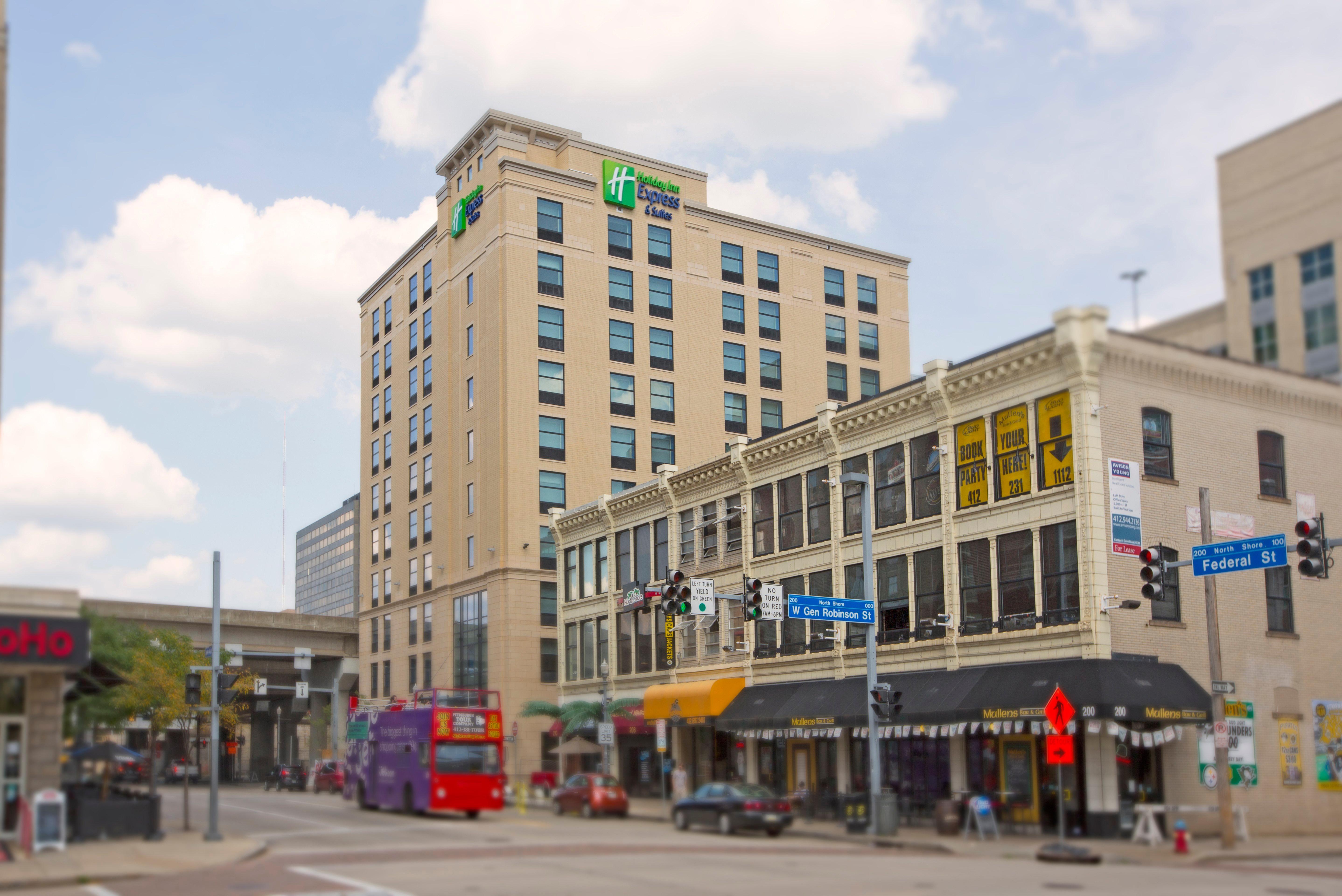Holiday Inn Express & Suites Pittsburgh North Shore By Ihg Exterior photo