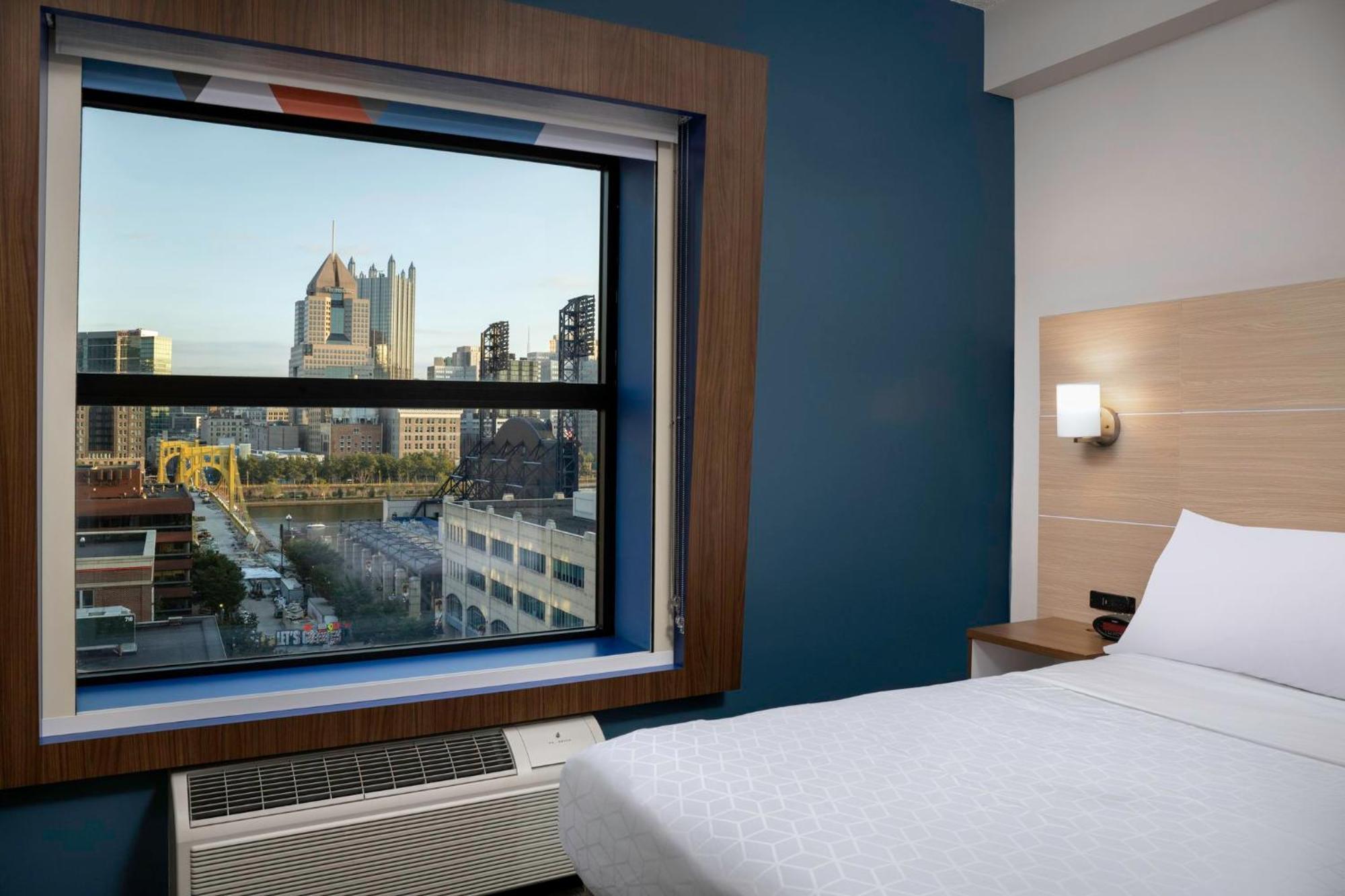 Holiday Inn Express & Suites Pittsburgh North Shore By Ihg Exterior photo