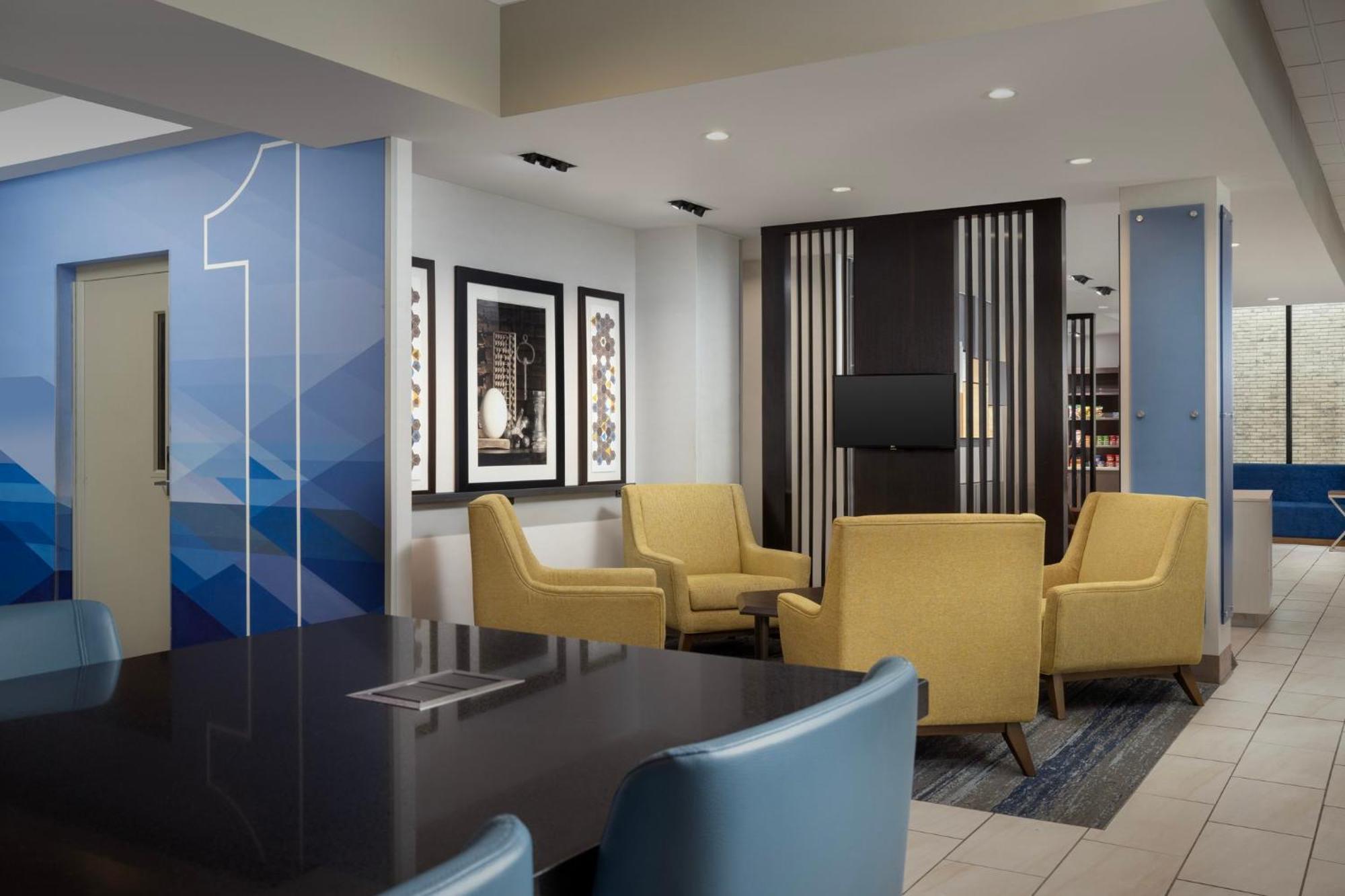 Holiday Inn Express & Suites Pittsburgh North Shore By Ihg Exterior photo