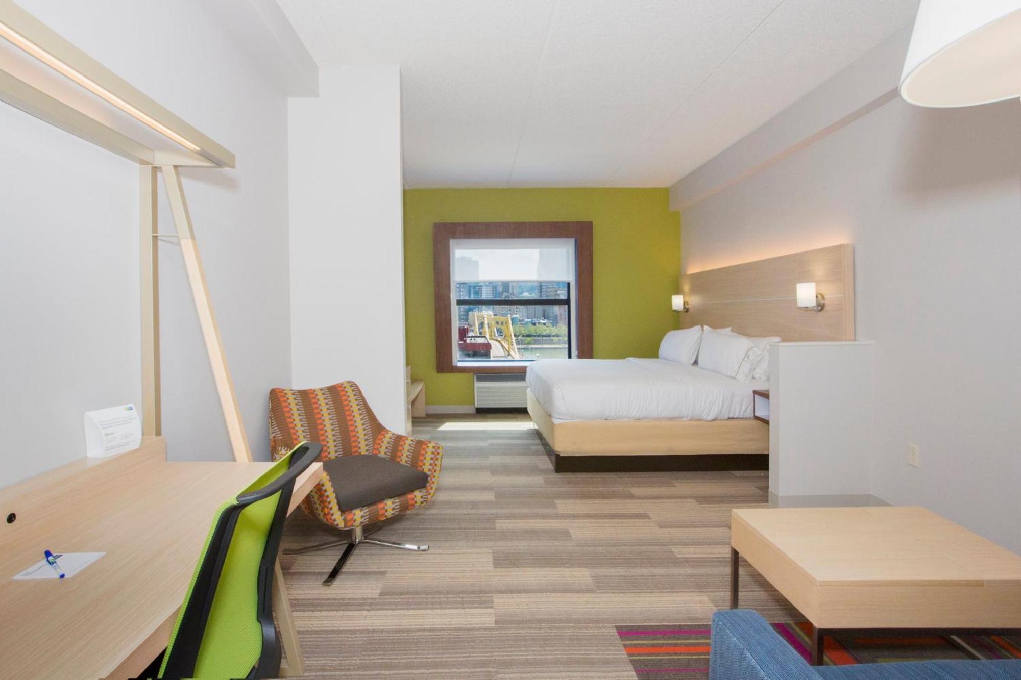 Holiday Inn Express & Suites Pittsburgh North Shore By Ihg Exterior photo