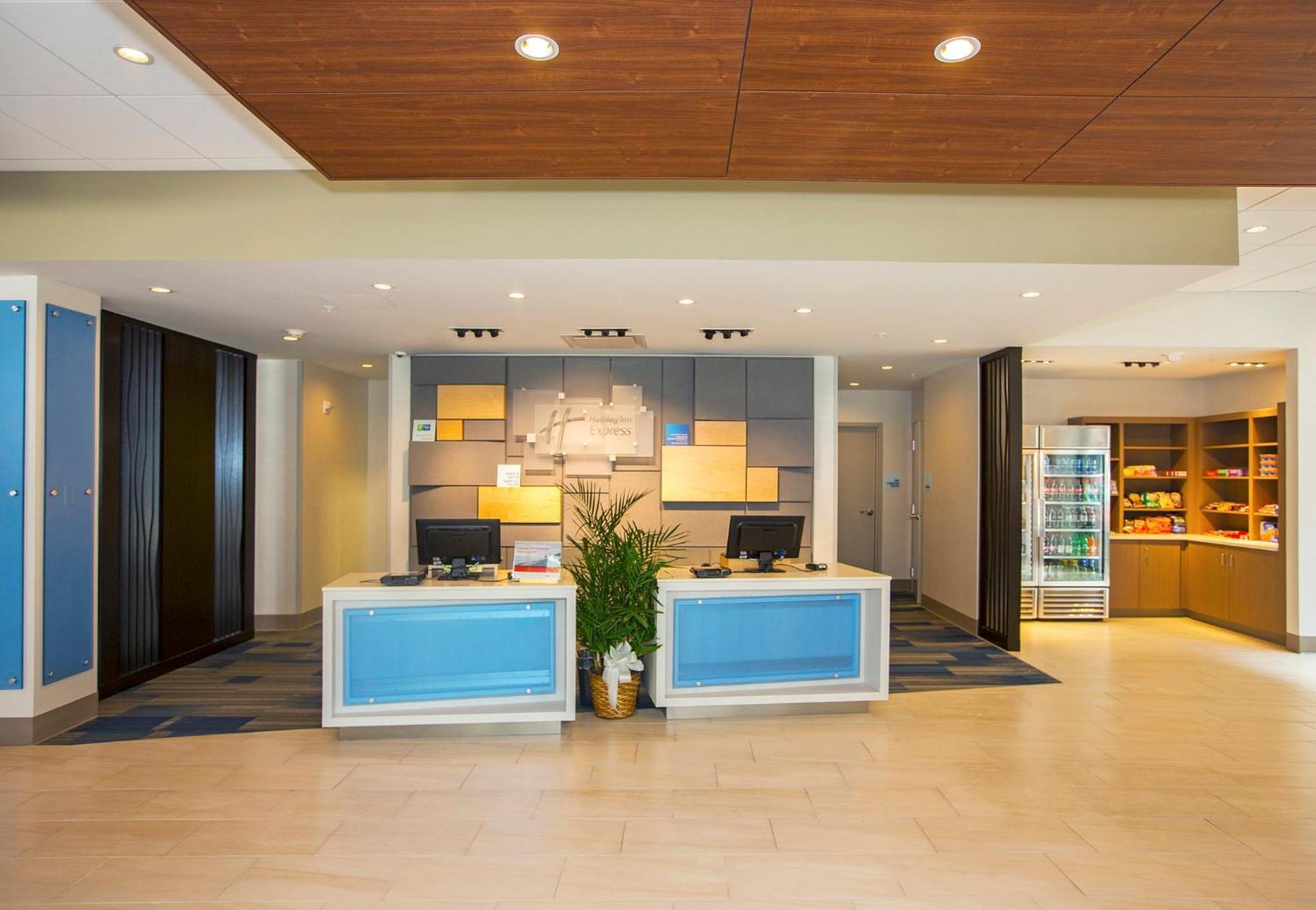 Holiday Inn Express & Suites Pittsburgh North Shore By Ihg Exterior photo