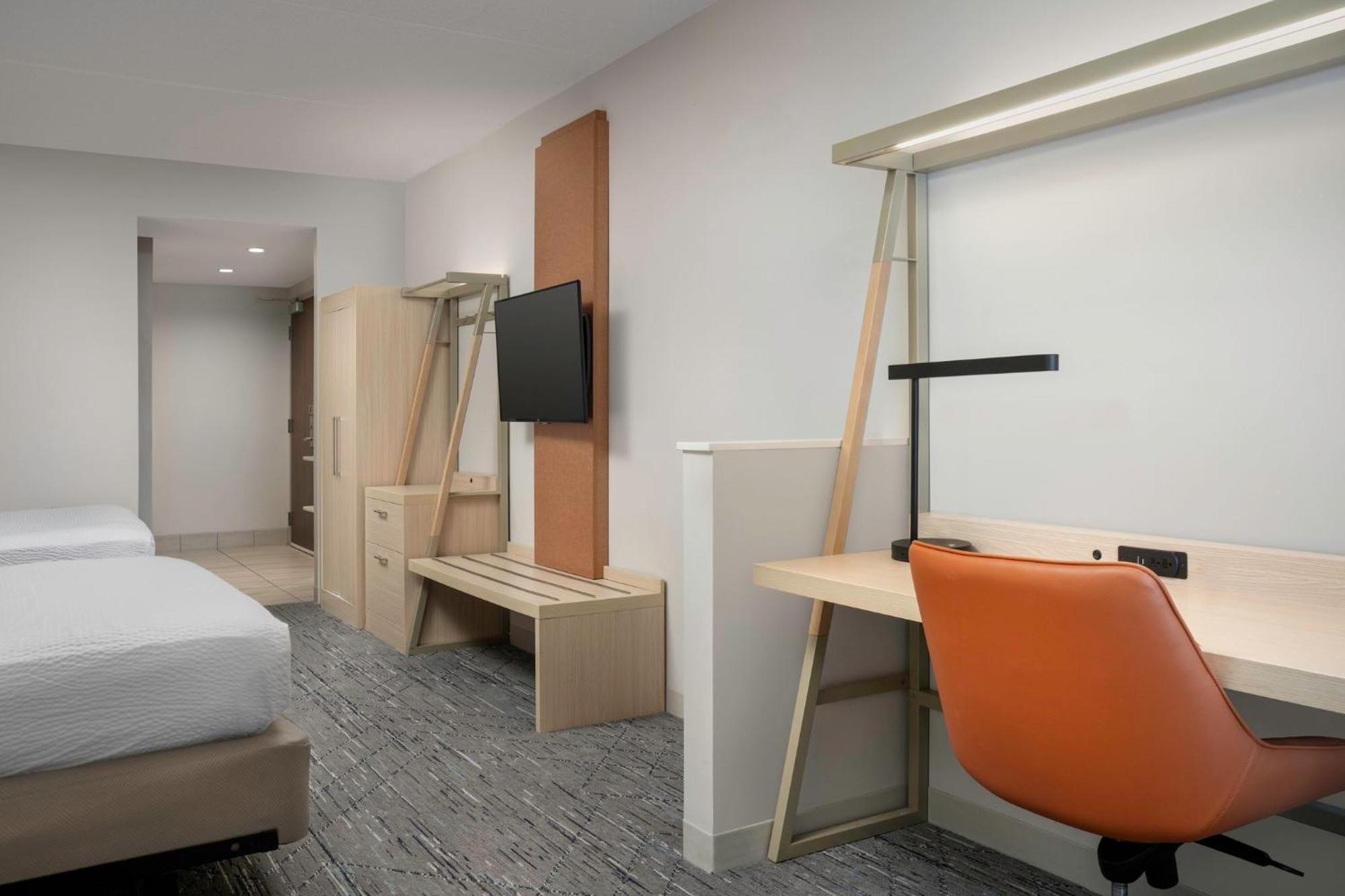 Holiday Inn Express & Suites Pittsburgh North Shore By Ihg Exterior photo