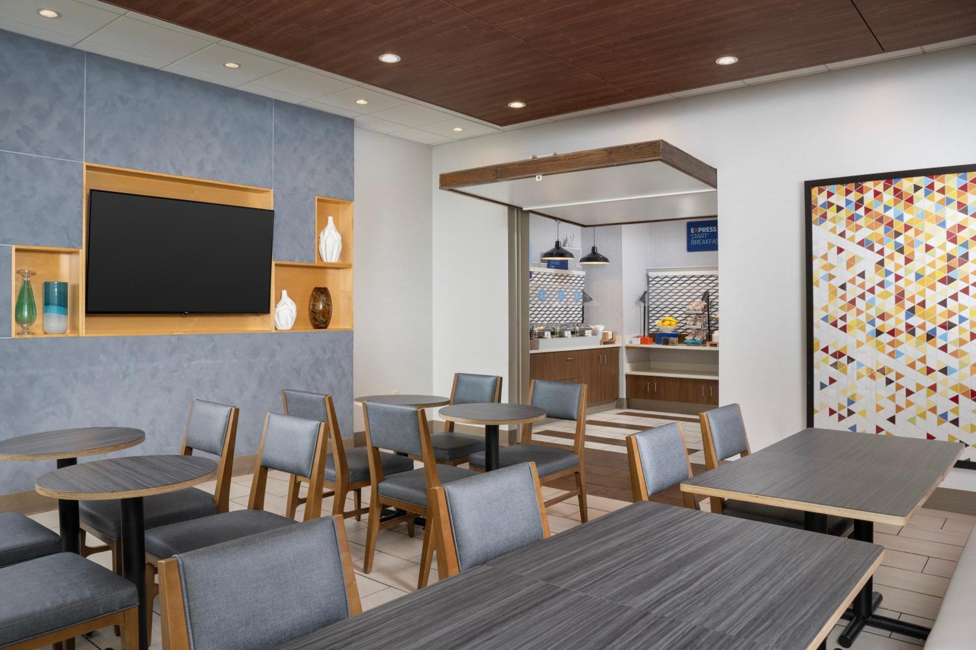 Holiday Inn Express & Suites Pittsburgh North Shore By Ihg Exterior photo