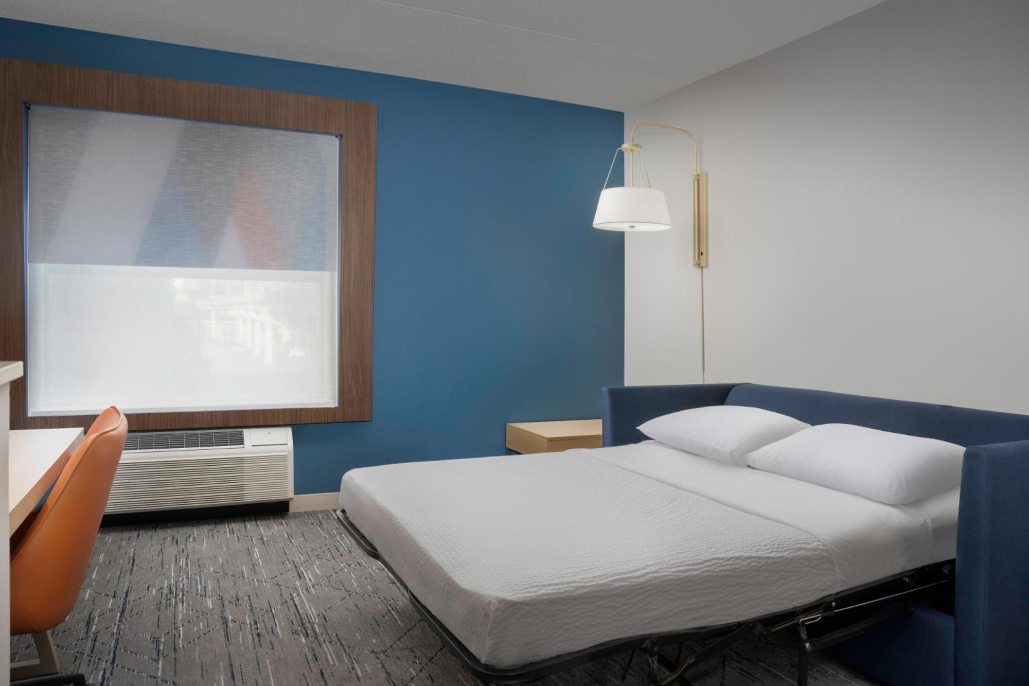 Holiday Inn Express & Suites Pittsburgh North Shore By Ihg Exterior photo