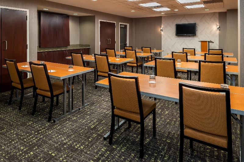 Holiday Inn Express & Suites Pittsburgh North Shore By Ihg Exterior photo