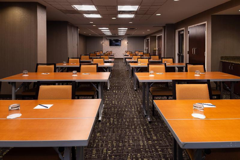 Holiday Inn Express & Suites Pittsburgh North Shore By Ihg Exterior photo